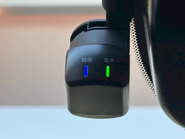 オーラ ニスモ　ＮＣナビ　全周囲Ｍ　プロパイ　前後ドラレコ　ＥＴＣ２．０　電動シート　ワンオナ　ＢＯＳＥ　寒冷地仕様　ＬＥＤヘッドライト　シートヒータ　ステアリングヒータ　ＮＩＳＭＯブルーミラ　カーボンミラー（13枚目）