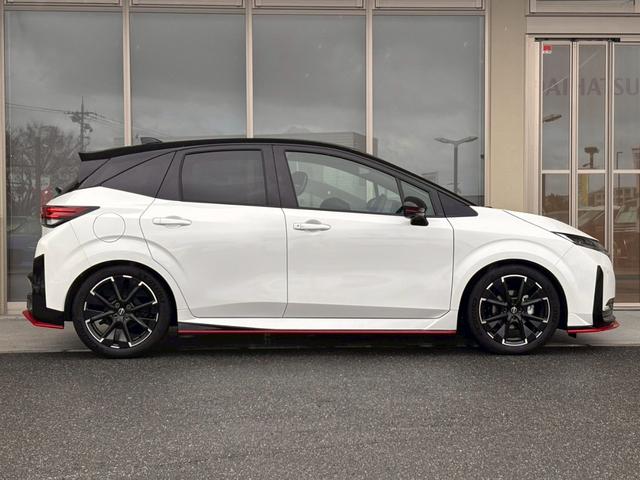 オーラ ニスモ　ＮＣナビ　全周囲Ｍ　プロパイ　前後ドラレコ　ＥＴＣ２．０　電動シート　ワンオナ　ＢＯＳＥ　寒冷地仕様　ＬＥＤヘッドライト　シートヒータ　ステアリングヒータ　ＮＩＳＭＯブルーミラ　カーボンミラー（39枚目）