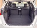 後部座席を倒すとお荷物をたくさん載せることができます。