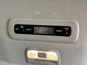 後席のエアコンです。車内温度の調整も快適に行っていただけます。