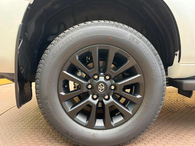 TX Lパッケージ マットブラックエディション サンルーフ 4WD 登録済み未使用車 本革シート レーダークルーズコントロール パワーシート シートヒーター/エアコン LEDヘッドライト/フロントフォグ クリアランスソナー レーンアシスト(21枚目)