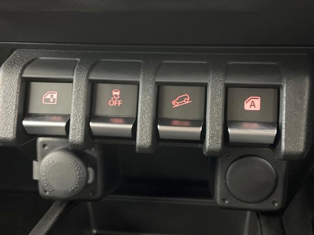 XC 4WD シートヒーター クルーズコントロール レーンキープアシスト LEDヘッドライト スマートキー 革巻きステアリング オートチックハイビーム(6枚目)