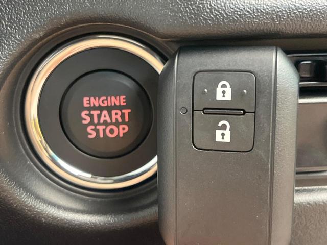 XC 4WD シートヒーター クルーズコントロール レーンキープアシスト LEDヘッドライト スマートキー 革巻きステアリング オートチックハイビーム(8枚目)