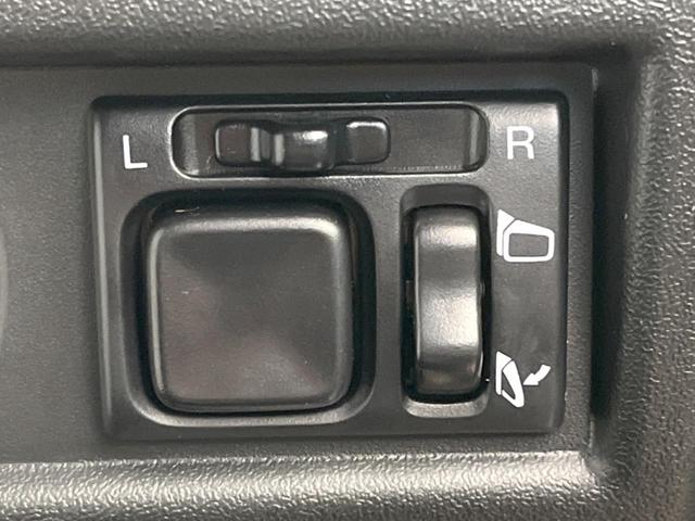 XC 4WD シートヒーター クルーズコントロール レーンキープアシスト LEDヘッドライト スマートキー 革巻きステアリング オートチックハイビーム(34枚目)