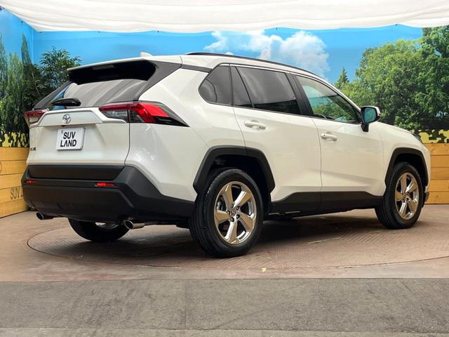 ＲＡＶ４ Ｘ　サンルーフ　４ＷＤ　禁煙車　純正８インチディスプレイオーディオ　バックカメラ　Ｂｌｕｅｔｏｏｔｈ再生　レーダークルーズコントロール　ＬＥＤヘッドライト　レーンアシスト　ＥＴＣ　クリアランスソナー（18枚目）