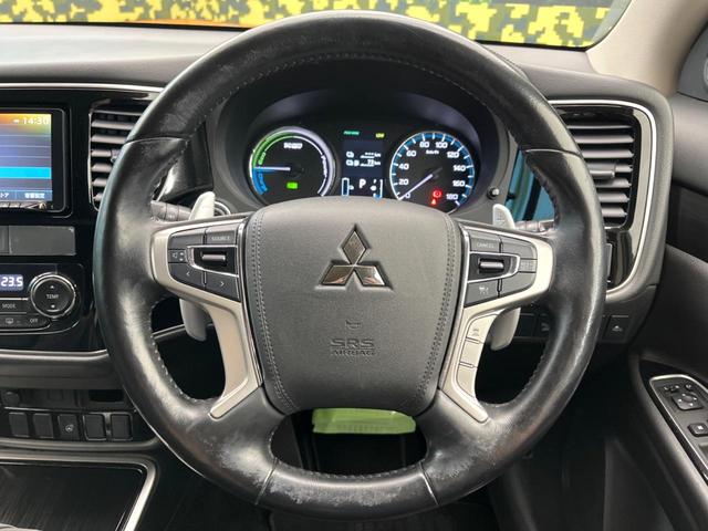 アウトランダーＰＨＥＶ Ｇセーフティパッケージ　ｅ－アシスト　純正ナビ　全周囲カメラ　前席シートヒーター　ステアリングヒーター　ハーフレザーシート　パワーシート　ＬＥＤヘッドライト　純正１８インチアルミ　サイド・カーテンエアバック　禁煙車（11枚目）