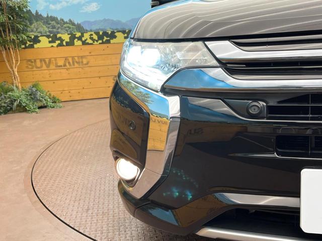 アウトランダーＰＨＥＶ Ｇセーフティパッケージ　ｅ－アシスト　純正ナビ　全周囲カメラ　前席シートヒーター　ステアリングヒーター　ハーフレザーシート　パワーシート　ＬＥＤヘッドライト　純正１８インチアルミ　サイド・カーテンエアバック　禁煙車（12枚目）