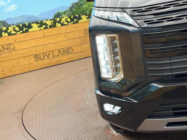 デリカＤ：５ シャモニー　４ＷＤ　両側電動ドア　９型ＳＤナビ　バックカメラ　衝突被害軽減システム　レーダークルーズ　禁煙車　電動リアゲート　ハーフレザーシート　パワーシート　スマートキー　ＬＥＤヘッド　ＥＴＣ　オートハイビーム（17枚目）