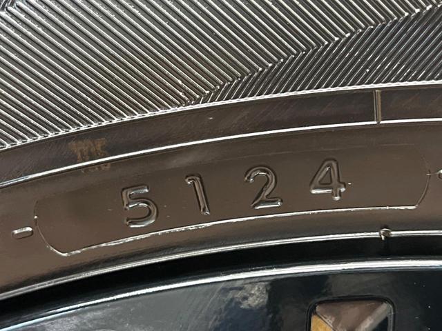 デリカＤ：５ シャモニー　４ＷＤ　両側電動ドア　９型ＳＤナビ　バックカメラ　衝突被害軽減システム　レーダークルーズ　禁煙車　電動リアゲート　ハーフレザーシート　パワーシート　スマートキー　ＬＥＤヘッド　ＥＴＣ　オートハイビーム（24枚目）