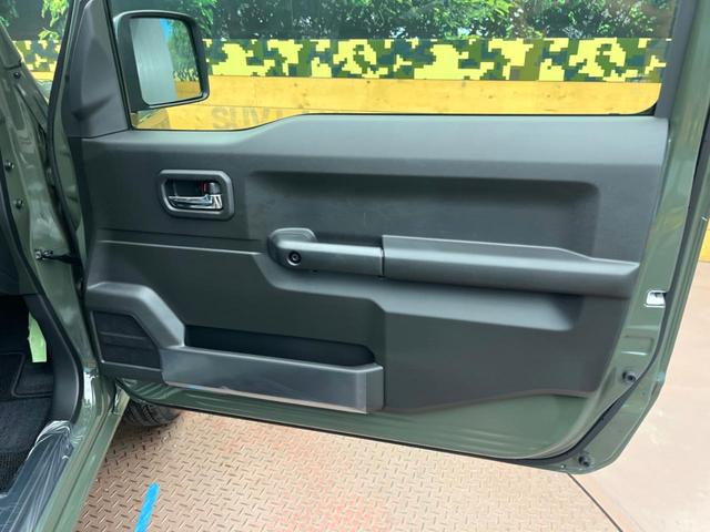 ジムニー ＸＣ　届出済未使用車　クルーズコントロール　シートヒーター　クリアランスソナー　ヘッドライトウォッシャー　ステアリングスイッチ　ＬＥＤヘッドライト　純正革巻きステアリング　純正１６インチアルミホイール（30枚目）
