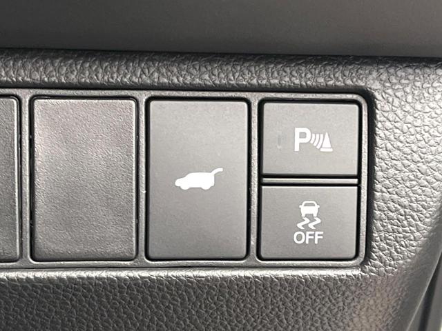 ヴェゼル ｅ：ＨＥＶ　Ｚ・ＰＬａＹパッケージ　ホンダセンシング　ハンズフリーパワーバックドア　車線逸脱警報　レーダークルーズコントロール　クリアランスソナー　パドルシフト　デュアルオートエアコン　オートエアコン　純正１８インチアルミ　オートライト（4枚目）