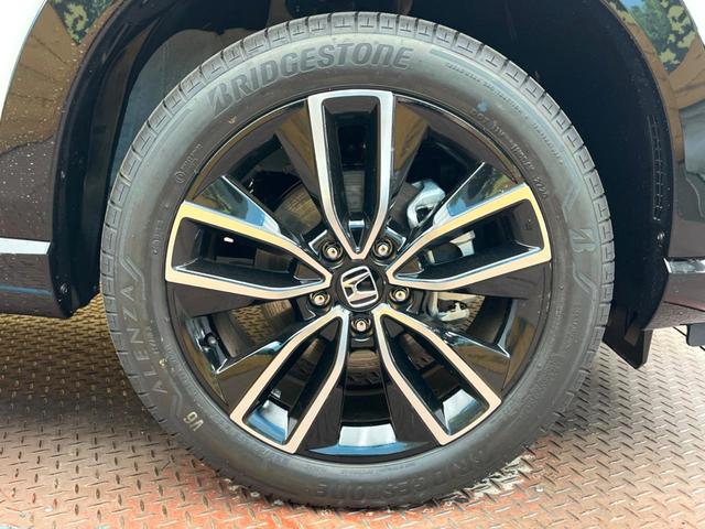 ヴェゼル ｅ：ＨＥＶ　Ｚ・ＰＬａＹパッケージ　ホンダセンシング　ハンズフリーパワーバックドア　車線逸脱警報　レーダークルーズコントロール　クリアランスソナー　パドルシフト　デュアルオートエアコン　オートエアコン　純正１８インチアルミ　オートライト（25枚目）