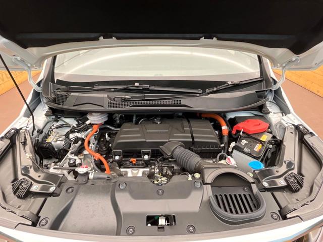 ステップワゴン ｅ：ＨＥＶスパーダ　プレミアムライン　１５．６型フリップダウンモニター　１１．４型ホンダコネクトナビ　全周囲カメラ　アダプティブクルーズ　デジタルインナーミラー　シートヒーター　ハーフレザーシート　電動リアゲート　ＥＴＣ２．０　禁煙車（23枚目）