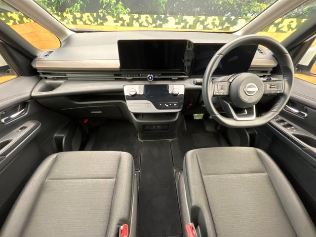 セレナ ハイウェイスターＶ　両側電動ドア　純正１２型ナビ　アラウンドビューモニター　日産プロパイロット　インテリジェントルームミラー　ブラインドスポットモニター　コーナーセンサー　ＬＥＤヘッド　ＥＴＣ２．０　オートライト（2枚目）