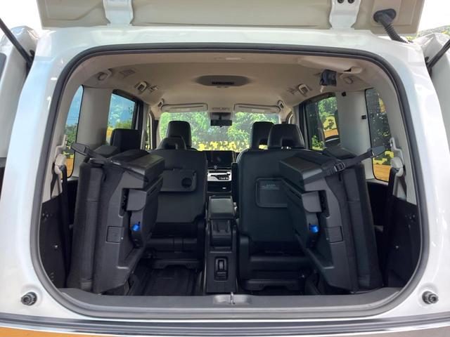 セレナ ハイウェイスターＶ　両側電動ドア　純正１２型ナビ　アラウンドビューモニター　日産プロパイロット　インテリジェントルームミラー　ブラインドスポットモニター　コーナーセンサー　ＬＥＤヘッド　ＥＴＣ２．０　オートライト（37枚目）