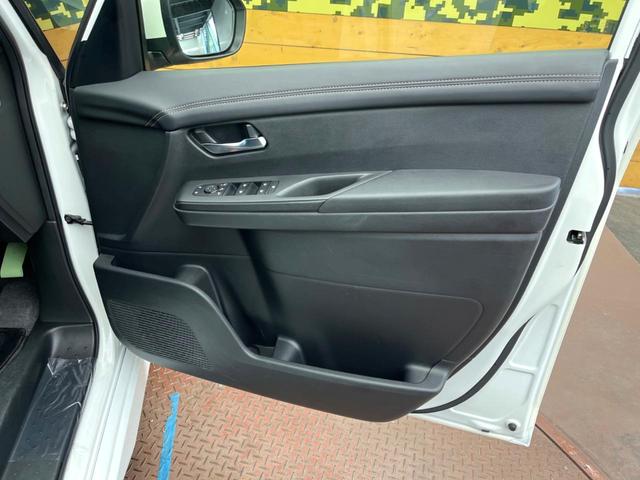 セレナ ハイウェイスターＶ　両側電動ドア　純正１２型ナビ　アラウンドビューモニター　日産プロパイロット　インテリジェントルームミラー　ブラインドスポットモニター　コーナーセンサー　ＬＥＤヘッド　ＥＴＣ２．０　オートライト（43枚目）
