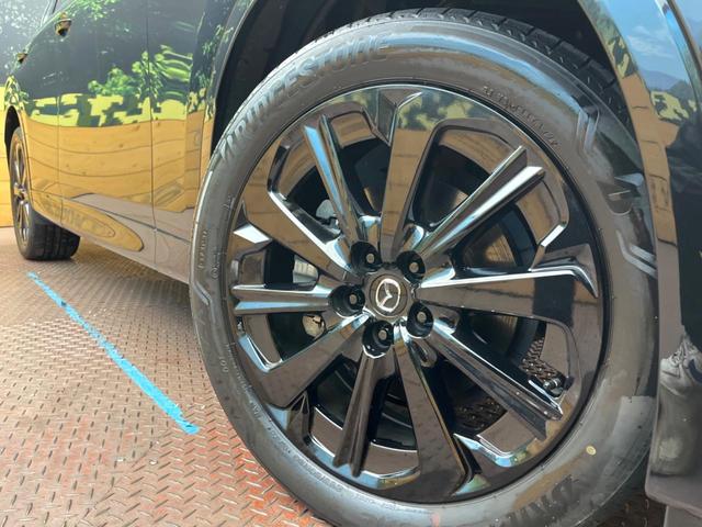 ＣＸ－６０ ＸＤ－ハイブリッド　エクスクルーシブスポーツ　４ＷＤ　純正１２．３型ナビ　全周囲カメラ　ＢＯＳＥ　レーダークルーズコントロール　ブラインドスポットモニタリング　黒革シート　革巻きステアリング　グレード専用純正２０インチアルミホイール（13枚目）