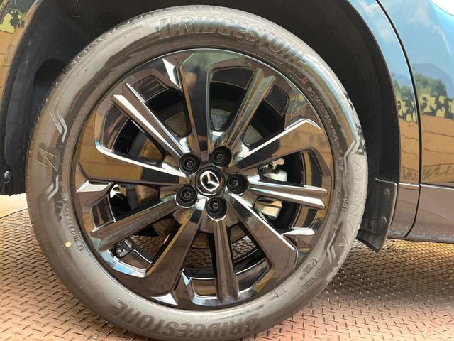 ＣＸ－６０ ＸＤ－ハイブリッド　エクスクルーシブスポーツ　４ＷＤ　純正１２．３型ナビ　全周囲カメラ　ＢＯＳＥ　レーダークルーズコントロール　ブラインドスポットモニタリング　黒革シート　革巻きステアリング　グレード専用純正２０インチアルミホイール（27枚目）