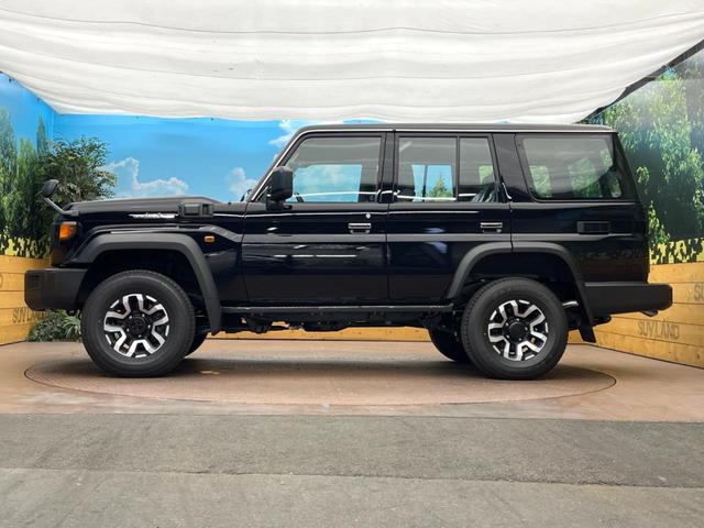 ランドクルーザー７０ ＡＸ　登録済未使用車　４ＷＤ　トヨタセーフティセンス　クルコン　ハーフレザーシート　オートマチックハイビーム　オートライト　ＬＥＤヘッドライト　レーンキープ　ダウンヒルアシスト　ウッドコンビステアリング（22枚目）