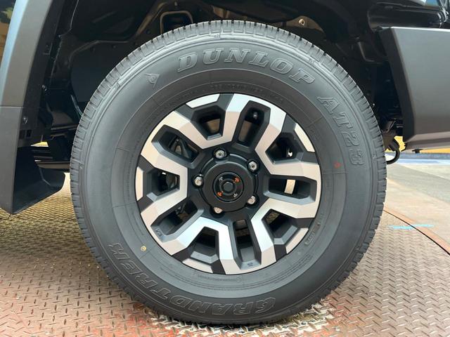 ランドクルーザー７０ ＡＸ　登録済未使用車　４ＷＤ　トヨタセーフティセンス　クルコン　ハーフレザーシート　オートマチックハイビーム　オートライト　ＬＥＤヘッドライト　レーンキープ　ダウンヒルアシスト　ウッドコンビステアリング（25枚目）