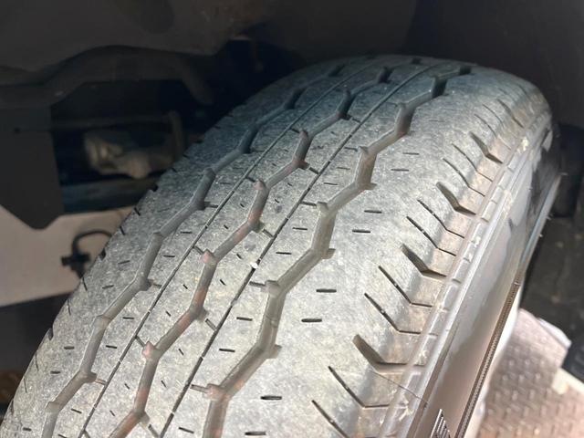 ハイエースバン スーパーGL ダークプライムII 両側電動スライド SDナビ バックカメラ アクセサリーコンセント ハーフレザーシート LEDヘッドライト スマートキー オートライト オートエアコン ウッドコンビステアリング Bluetooth再生(25枚目)