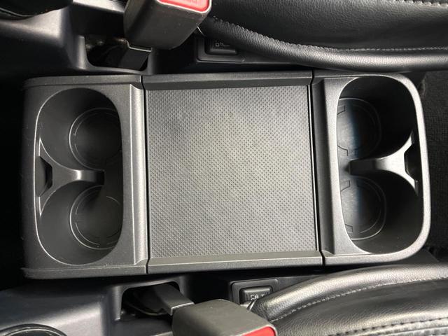 デリカＤ：５ Ｄ　パワーパッケージ　両側電動スライドドア　クルーズコントロール　カロッツェリアナビ　シートヒーター　バックカメラ　ＨＩＤヘッドライト　オートライト　フルセグ　禁煙車　４ＷＤ　プライバシーガラス　Ｂｌｕｅｔｏｏｔｈ（50枚目）