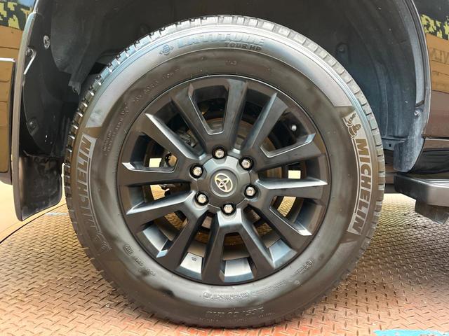 ランドクルーザープラド TX Lパッケージ マットブラックエディション モデリスタエアロ 全周囲カメラ レーダークルーズコントロール リアモニター シートベンチレーション クリアランスソナー LEDヘッドライト ブラインドスポットモニター 禁煙車 オートマチックハイビーム(12枚目)