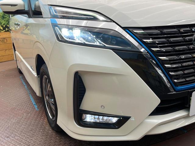 セレナ ｅ－パワー　ハイウェイスターＶ　プロパイロット　両側電動ドア　純正１０型ナビ　バックカメラ　ＢＳＭ　エマージェンシーブレーキ　１００Ｖ電源　ドラレコ　コーナーセンサー　ＬＥＤヘッドライト　ＥＴＣ　リアオートエアコン（12枚目）