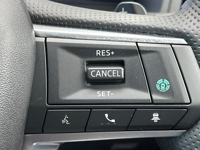 アウトランダーＰＨＥＶ Ｐ　寒冷地仕様　４ＷＤ　マイパイロット　純正９型ナビ　全周囲カメラ　ＢＯＳＥサウンド　前中席シートヒーター　パワーバックドア　前席メモリーシート　ＬＥＤヘッドライト　ワイヤレス充電　ｅーアシスト　禁煙車（3枚目）