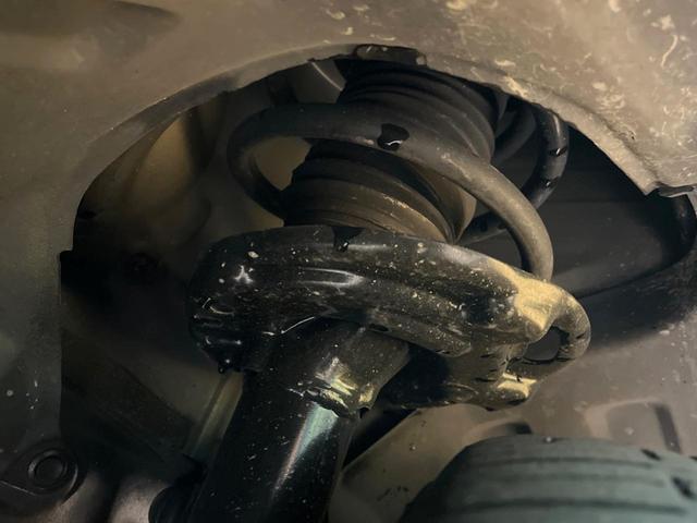 アウトランダーＰＨＥＶ Ｐ　寒冷地仕様　４ＷＤ　マイパイロット　純正９型ナビ　全周囲カメラ　ＢＯＳＥサウンド　前中席シートヒーター　パワーバックドア　前席メモリーシート　ＬＥＤヘッドライト　ワイヤレス充電　ｅーアシスト　禁煙車（24枚目）