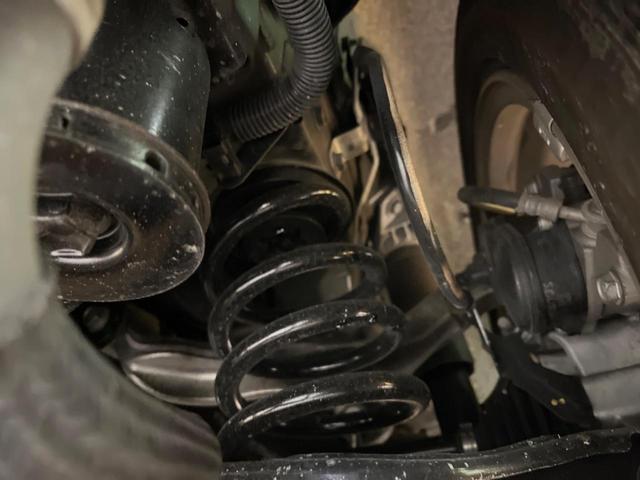 アウトランダーＰＨＥＶ Ｐ　寒冷地仕様　４ＷＤ　マイパイロット　純正９型ナビ　全周囲カメラ　ＢＯＳＥサウンド　前中席シートヒーター　パワーバックドア　前席メモリーシート　ＬＥＤヘッドライト　ワイヤレス充電　ｅーアシスト　禁煙車（37枚目）