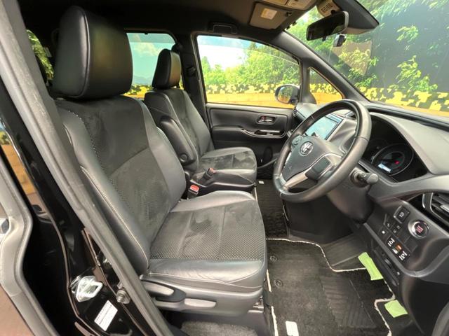 ヴォクシー ZS 煌III 両側電動スライドドア フリップダウン 純正9インチナビ トヨタセーフティセンス バックカメラ ハーフレザーシート コーナーセンサー クルコン レーンキープ LEDヘッドライト オートマチックハイビーム(8枚目)