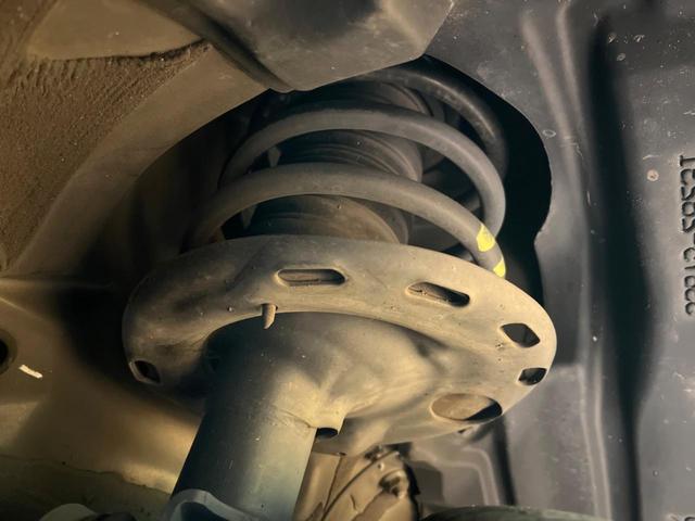 ヴォクシー ZS 煌III 両側電動スライドドア フリップダウン 純正9インチナビ トヨタセーフティセンス バックカメラ ハーフレザーシート コーナーセンサー クルコン レーンキープ LEDヘッドライト オートマチックハイビーム(20枚目)