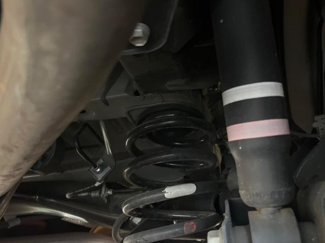 ヴォクシー ZS 煌III 両側電動スライドドア フリップダウン 純正9インチナビ トヨタセーフティセンス バックカメラ ハーフレザーシート コーナーセンサー クルコン レーンキープ LEDヘッドライト オートマチックハイビーム(26枚目)