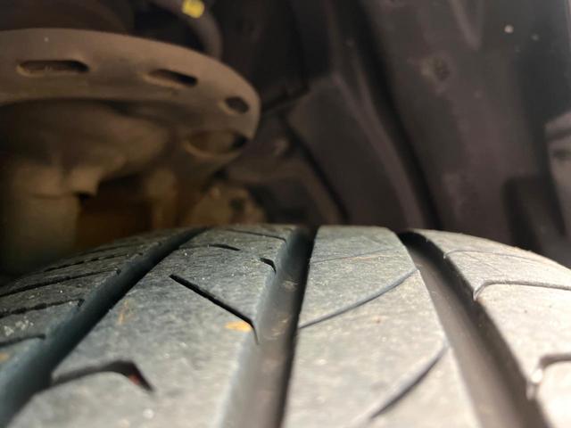 ヴォクシー ZS 煌III 両側電動スライドドア フリップダウン 純正9インチナビ トヨタセーフティセンス バックカメラ ハーフレザーシート コーナーセンサー クルコン レーンキープ LEDヘッドライト オートマチックハイビーム(28枚目)