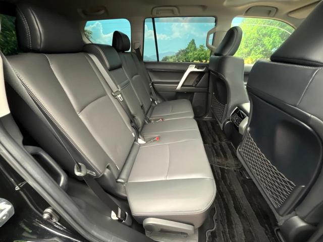 ランドクルーザープラド TX Lパッケージ マットブラックエディション 7人乗り 黒革シート サンルーフ 全周囲カメラ トヨタセーフティセンス シートベンチレーション 寒冷地仕様 レーダークルーズ 禁煙車 前席シートエアコン ドラレコ コーナーセンサー スマートキー(9枚目)