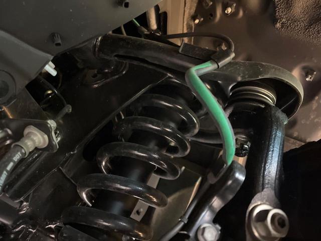 ランドクルーザープラド TX Lパッケージ マットブラックエディション 7人乗り 黒革シート サンルーフ 全周囲カメラ トヨタセーフティセンス シートベンチレーション 寒冷地仕様 レーダークルーズ 禁煙車 前席シートエアコン ドラレコ コーナーセンサー スマートキー(20枚目)