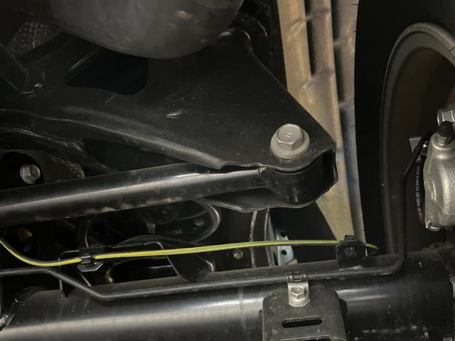 ランドクルーザープラド TX Lパッケージ マットブラックエディション 7人乗り 黒革シート サンルーフ 全周囲カメラ トヨタセーフティセンス シートベンチレーション 寒冷地仕様 レーダークルーズ 禁煙車 前席シートエアコン ドラレコ コーナーセンサー スマートキー(67枚目)