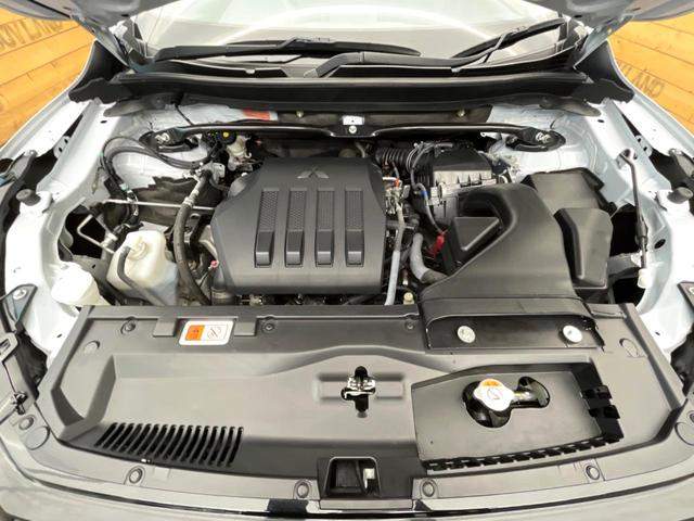 エクリプスクロス ブラックエディション 4WD サンルーフ マルチアラウンドモニター ブラックルーフレール 三菱e-Assist マイパイロット 電動リアゲート ハーフレザーシート LEDヘッド オートハイビーム 禁煙車 ETC(18枚目)