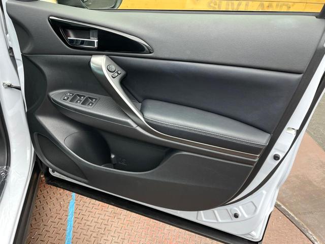 エクリプスクロス ブラックエディション 4WD サンルーフ マルチアラウンドモニター ブラックルーフレール 三菱e-Assist マイパイロット 電動リアゲート ハーフレザーシート LEDヘッド オートハイビーム 禁煙車 ETC(48枚目)