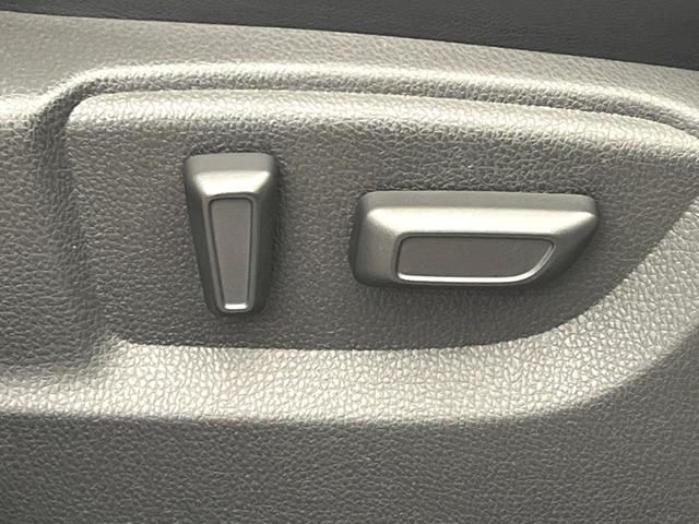 エクリプスクロス ブラックエディション 4WD サンルーフ マルチアラウンドモニター ブラックルーフレール 三菱e-Assist マイパイロット 電動リアゲート ハーフレザーシート LEDヘッド オートハイビーム 禁煙車 ETC(50枚目)