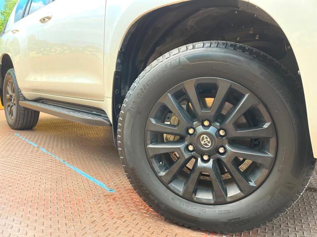 ランドクルーザープラド ＴＸ　Ｌパッケージ　マットブラックエディション　サンルーフ　純正９型ナビ　全周囲カメラ　トヨタセーフティセンス　レーダークルーズコントロール　シートベンチレーション　パワーシート　オートマチックハイビーム　クリアランスソナー　純正アルミ１８インチ（13枚目）