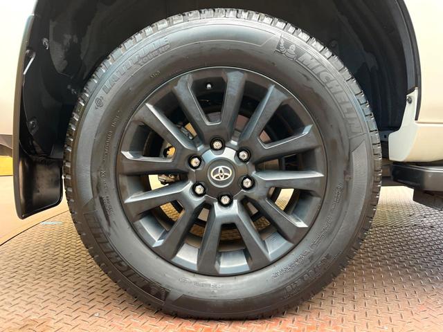 ランドクルーザープラド ＴＸ　Ｌパッケージ　マットブラックエディション　サンルーフ　純正９型ナビ　全周囲カメラ　トヨタセーフティセンス　レーダークルーズコントロール　シートベンチレーション　パワーシート　オートマチックハイビーム　クリアランスソナー　純正アルミ１８インチ（21枚目）