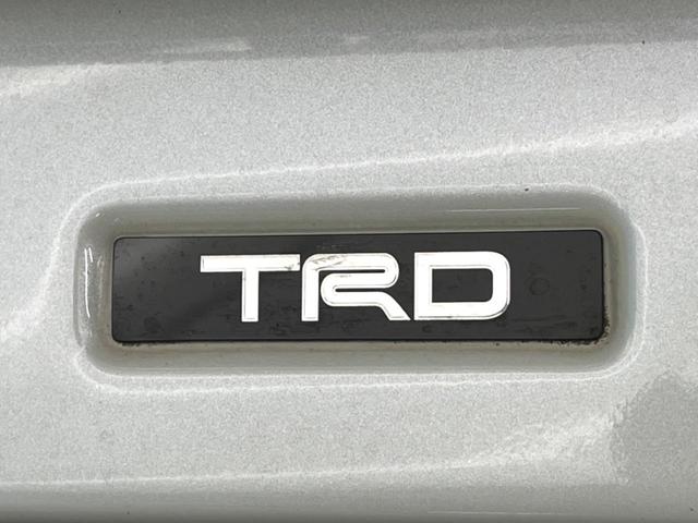 ＲＡＶ４ Ｇ　Ｚパッケージ　ＴＲＤエアロ　純正９型ディスプレイ　トヨタセーフティセンス　全周囲カメラ　デジタルインナーミラー　ブラインドスポットモニター　電動リアゲート　メモリーシート　ドラレコ　コーナーセンサー　シートヒーター（3枚目）