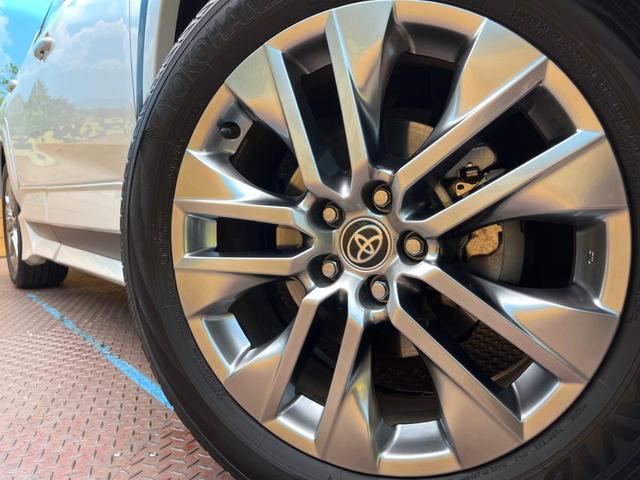 ＲＡＶ４ Ｇ　Ｚパッケージ　ＴＲＤエアロ　純正９型ディスプレイ　トヨタセーフティセンス　全周囲カメラ　デジタルインナーミラー　ブラインドスポットモニター　電動リアゲート　メモリーシート　ドラレコ　コーナーセンサー　シートヒーター（13枚目）