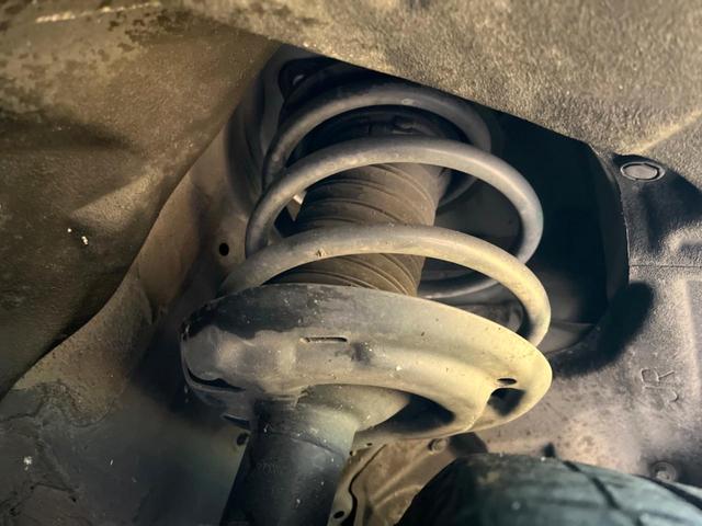 ＲＡＶ４ Ｇ　Ｚパッケージ　ＴＲＤエアロ　純正９型ディスプレイ　トヨタセーフティセンス　全周囲カメラ　デジタルインナーミラー　ブラインドスポットモニター　電動リアゲート　メモリーシート　ドラレコ　コーナーセンサー　シートヒーター（20枚目）