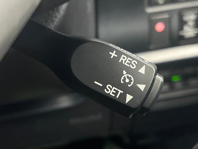 ヴォクシー ＺＳ　煌ＩＩ　純正９型ＳＤナビ　バックカメラ　セーフティセンス　両側電動スライドドア　禁煙車　ドラレコ　コーナーセンサー　ＬＥＤヘッド　ＥＴＣ２．０　クルコン　オートハイビーム　オートライト　スマートキー（7枚目）