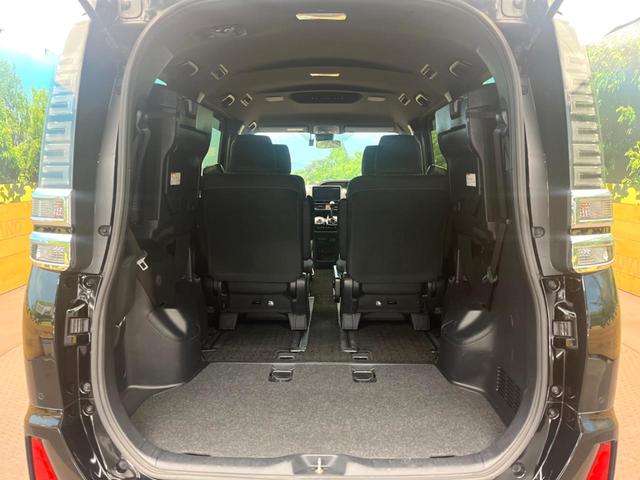 ヴォクシー ＺＳ　煌ＩＩ　純正９型ＳＤナビ　バックカメラ　セーフティセンス　両側電動スライドドア　禁煙車　ドラレコ　コーナーセンサー　ＬＥＤヘッド　ＥＴＣ２．０　クルコン　オートハイビーム　オートライト　スマートキー（12枚目）