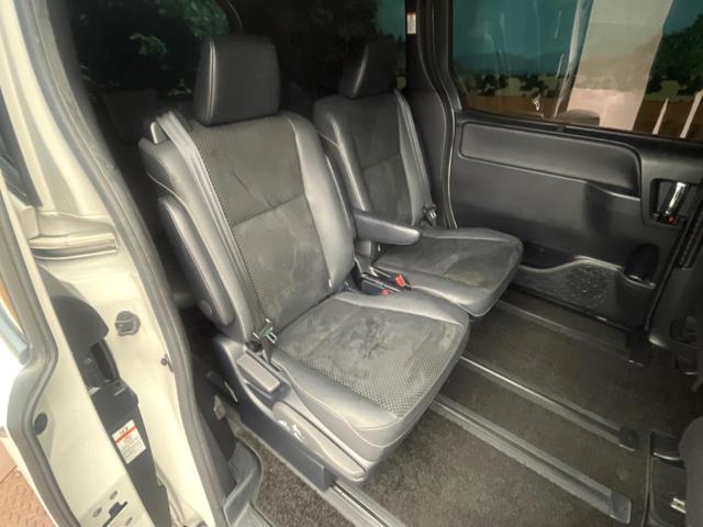 ヴォクシー ＺＳ　煌ＩＩＩ　両側電動スライド　フリップダウン　純正１０型ナビ　バックカメラ　トヨタセーフティセンス　ＬＥＤヘッドライト　オートマチックハイビーム　クルコン　クリアランスソナー　レーンキープ　ハーフレザーシート（8枚目）