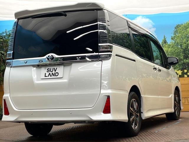 ヴォクシー ＺＳ　煌ＩＩＩ　両側電動スライド　フリップダウン　純正１０型ナビ　バックカメラ　トヨタセーフティセンス　ＬＥＤヘッドライト　オートマチックハイビーム　クルコン　クリアランスソナー　レーンキープ　ハーフレザーシート（17枚目）